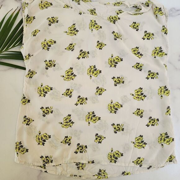 Top old navy womens small so soft neon lime floral cream cap sleeve tropical - Picture 6 of 6